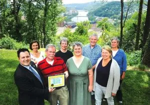 Wes Nugent and neighbors - Proud of our Town award - photo by Ron Rittenhouse